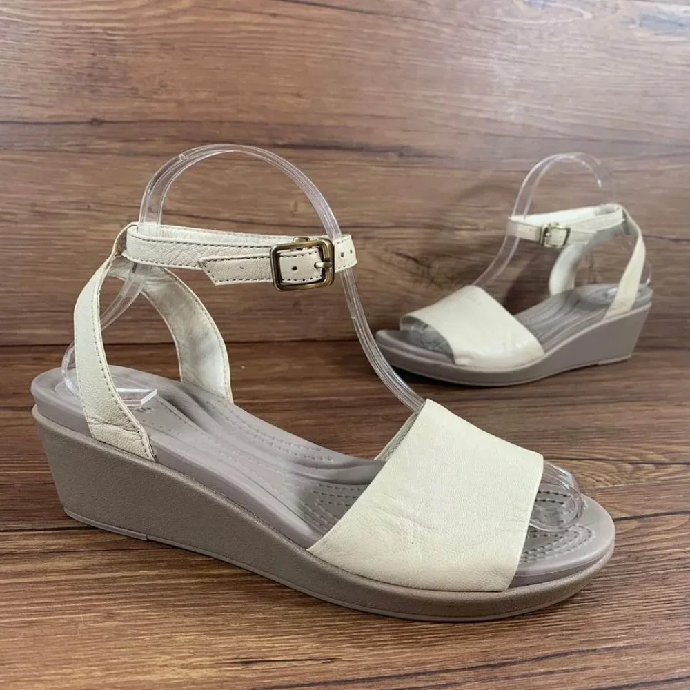 Crocs Leigh Strappy Sandal Wedges Women’s Size 8